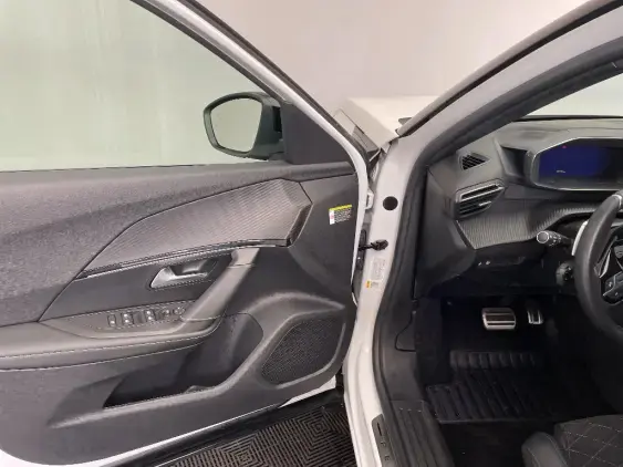 PEUGEOT 2008 II - voiture d'occasion - Photo 19