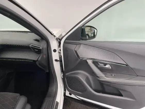 PEUGEOT 2008 II - voiture d'occasion - Photo 20