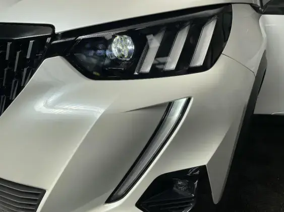 PEUGEOT 2008 II - voiture d'occasion - Photo 22