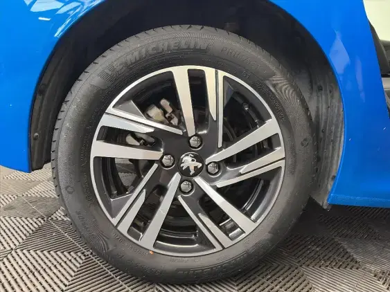 PEUGEOT 208 BUSINESS R II - voiture d'occasion - Photo 24