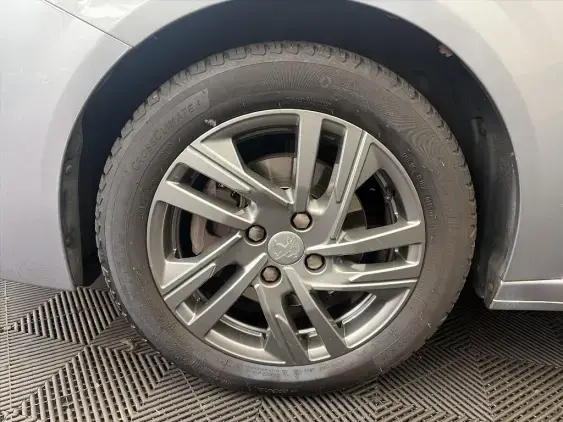 PEUGEOT 208 BUSINESS R II - voiture d'occasion - Photo 23