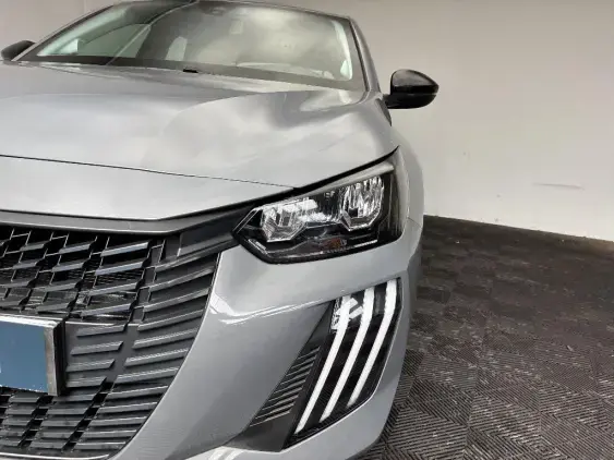 PEUGEOT 208 II - voiture d'occasion - Photo 20