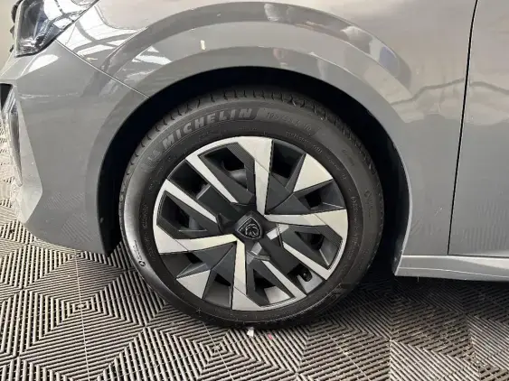 PEUGEOT 208 II - voiture d'occasion - Photo 21