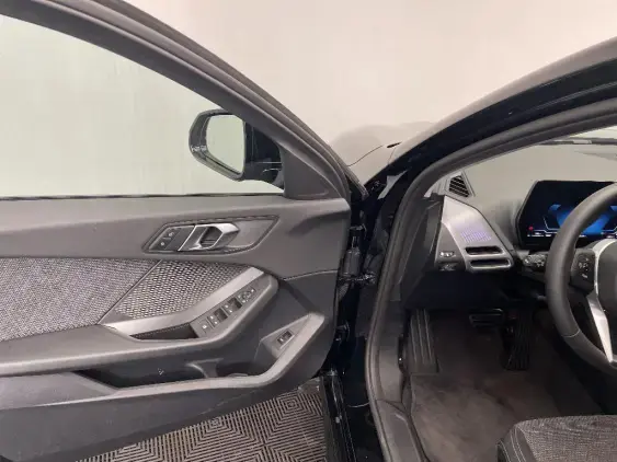 BMW SERIE 1 F70 - voiture d'occasion - Photo 19