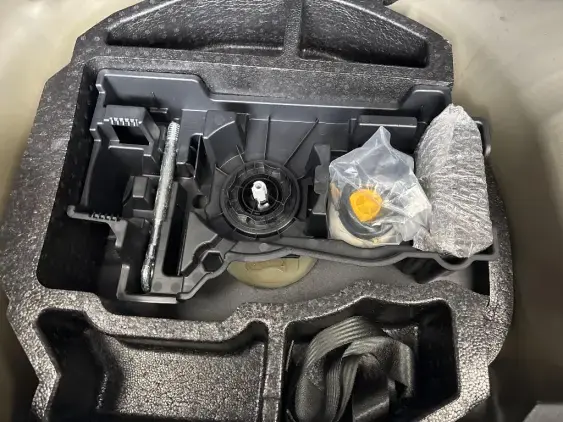 PEUGEOT 208 BUSINESS R II - voiture d'occasion - Photo 17