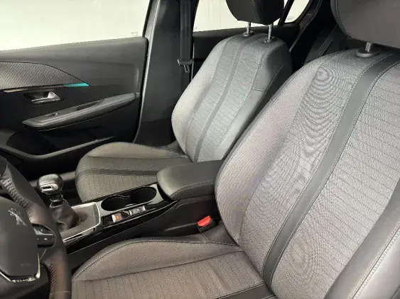 PEUGEOT 208 BUSINESS R II - voiture d'occasion - Photo 18