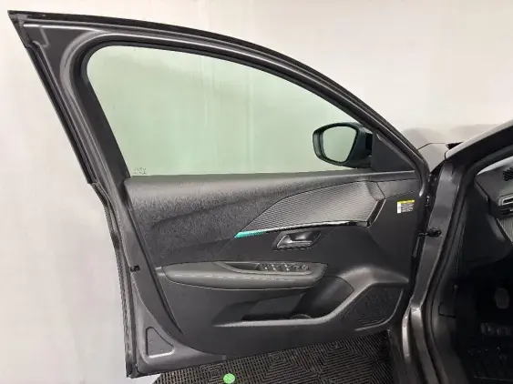 PEUGEOT 208 BUSINESS R II - voiture d'occasion - Photo 19