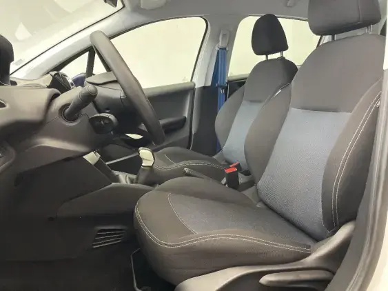 PEUGEOT 208 - voiture d'occasion - Photo 17