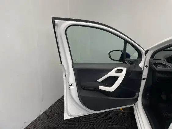 PEUGEOT 208 - voiture d'occasion - Photo 18