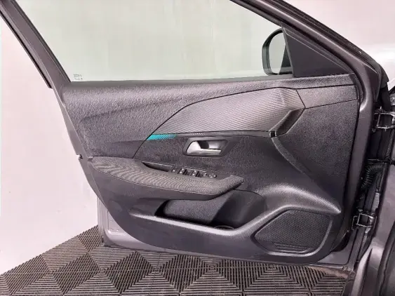 PEUGEOT 208 II - voiture d'occasion - Photo 19
