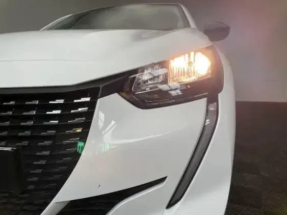 PEUGEOT 208 II - voiture d'occasion - Photo 21