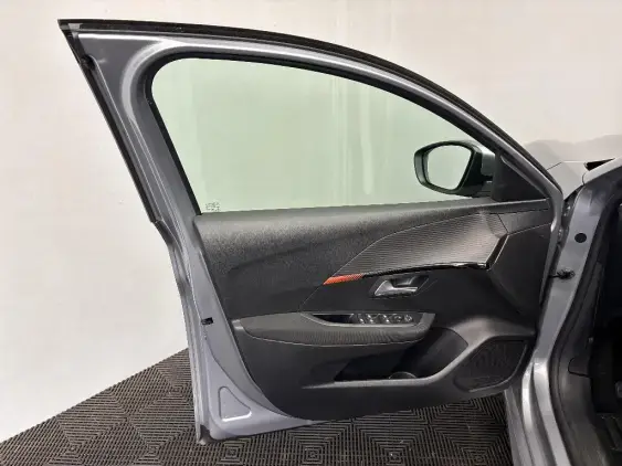 PEUGEOT 208 II - voiture d'occasion - Photo 19