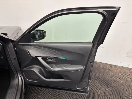 PEUGEOT 2008 II - voiture d'occasion - Photo 19