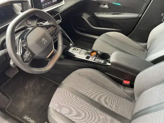 PEUGEOT 208 II - voiture d'occasion - Photo 18