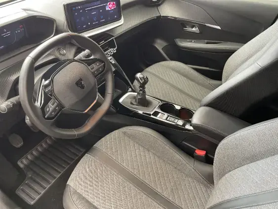 PEUGEOT 208 II - voiture d'occasion - Photo 18