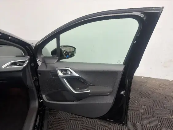 PEUGEOT 2008 - voiture d'occasion - Photo 19