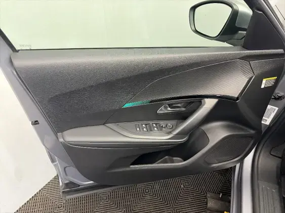 PEUGEOT 2008 II - voiture d'occasion - Photo 18