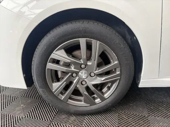 PEUGEOT 208 II - voiture d'occasion - Photo 22