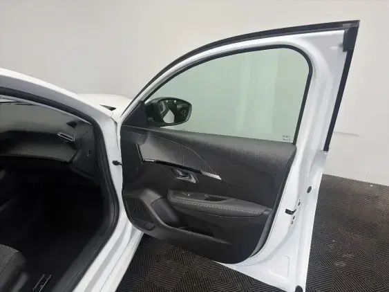 PEUGEOT 208 II - voiture d'occasion - Photo 19