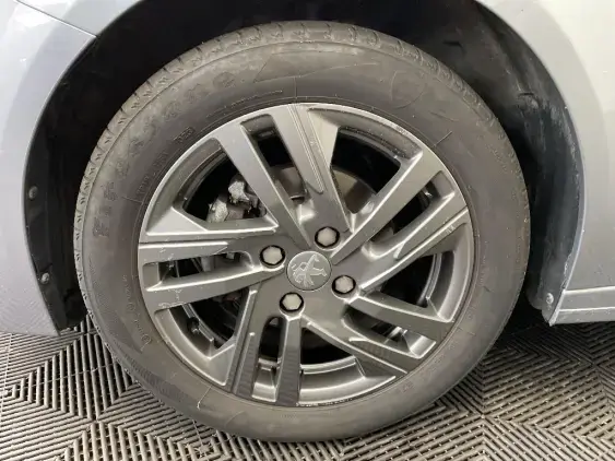 PEUGEOT 208 II - voiture d'occasion - Photo 23