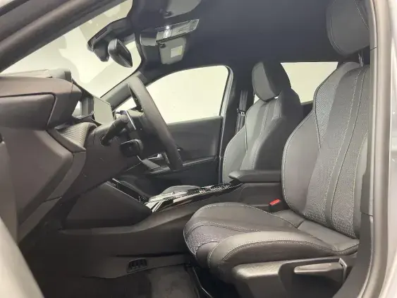 PEUGEOT 2008 II - voiture d'occasion - Photo 18