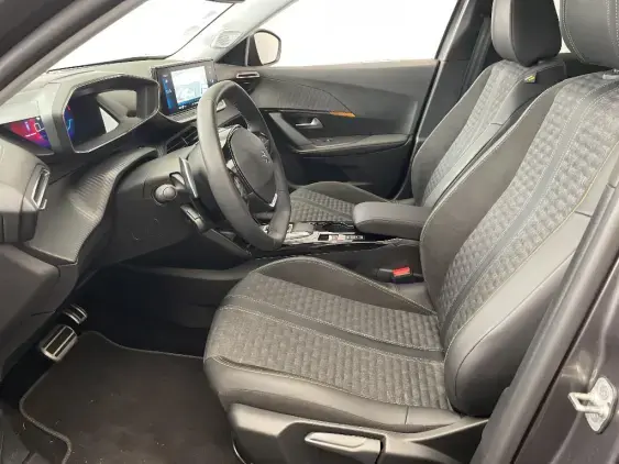 PEUGEOT 2008 II - voiture d'occasion - Photo 18