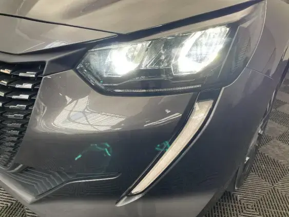 PEUGEOT 208 II - voiture d'occasion - Photo 22