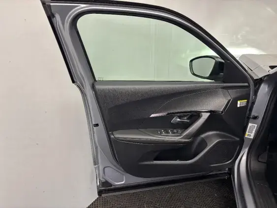 PEUGEOT 2008 II - voiture d'occasion - Photo 17