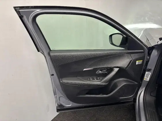 PEUGEOT 2008 II - voiture d'occasion - Photo 18