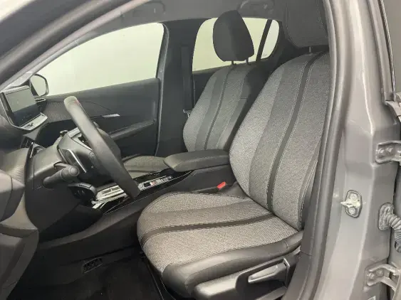 PEUGEOT 208 II - voiture d'occasion - Photo 18