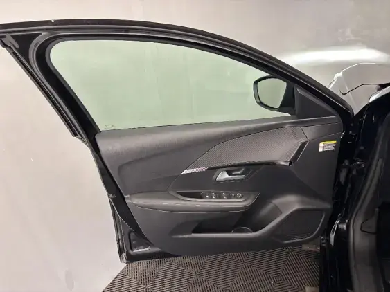 PEUGEOT 208 II - voiture d'occasion - Photo 18