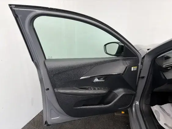 PEUGEOT 208 II - voiture d'occasion - Photo 19