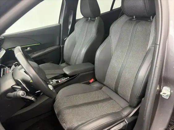 PEUGEOT 2008 II - voiture d'occasion - Photo 18