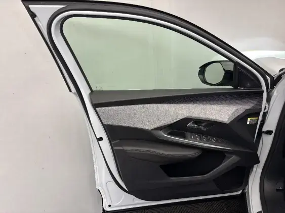 PEUGEOT 3008 ELECTRIQUE III - voiture d'occasion - Photo 18