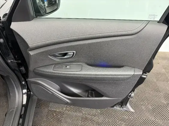 RENAULT SCENIC IV - voiture d'occasion - Photo 19