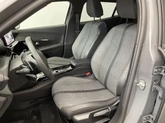 PEUGEOT 2008 II - voiture d'occasion - Photo 17
