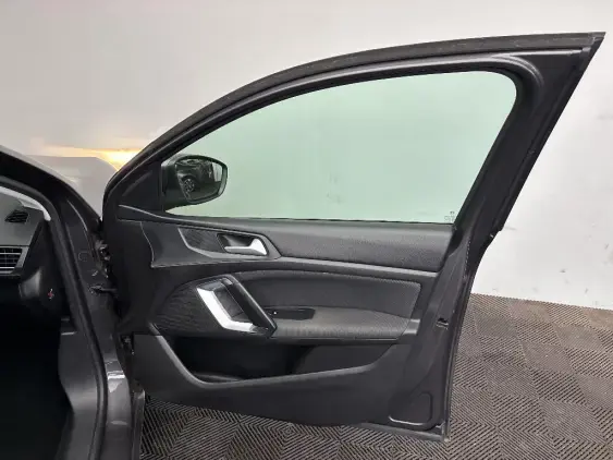 PEUGEOT 308 SW II - voiture d'occasion - Photo 19