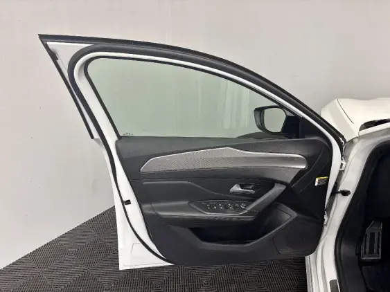PEUGEOT 308 III - voiture d'occasion - Photo 18