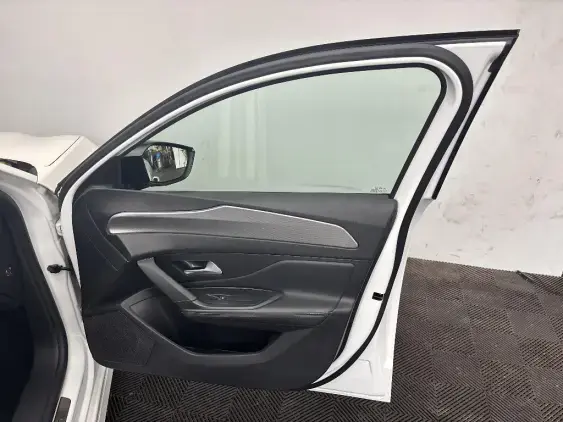 PEUGEOT 308 III - voiture d'occasion - Photo 19