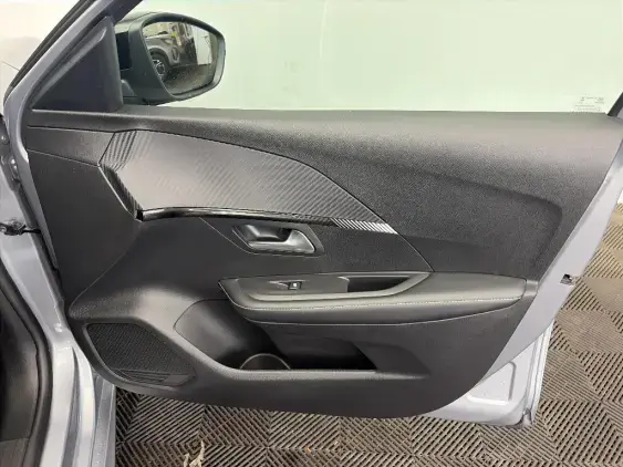 PEUGEOT 208 II - voiture d'occasion - Photo 20