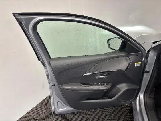 PEUGEOT 208 II - voiture d'occasion - Photo 18