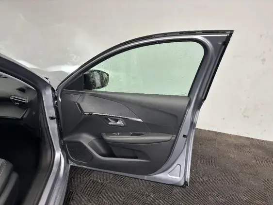 PEUGEOT 208 II - voiture d'occasion - Photo 19