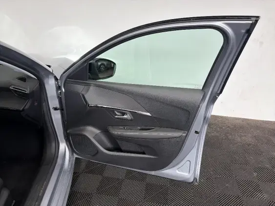 PEUGEOT 208 II - voiture d'occasion - Photo 17