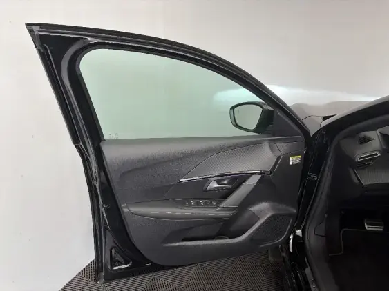 PEUGEOT 208 II - voiture d'occasion - Photo 19