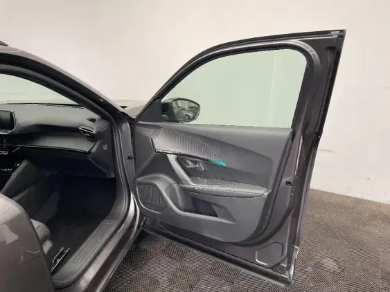 PEUGEOT 2008 II - voiture d'occasion - Photo 20
