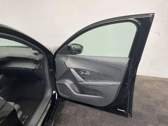 PEUGEOT 208 II - voiture d'occasion - Photo 19