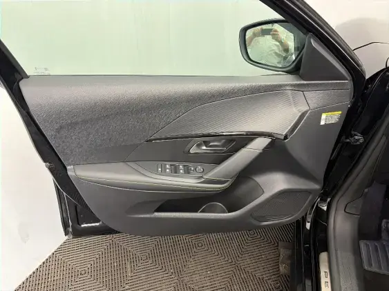PEUGEOT 208 II - voiture d'occasion - Photo 19