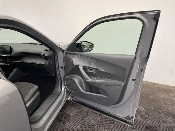 PEUGEOT 2008 II - voiture d'occasion - Photo 20