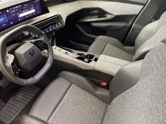 PEUGEOT 3008 ELECTRIQUE III - voiture d'occasion - Photo 18