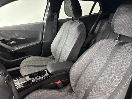 PEUGEOT 2008 II - voiture d'occasion - Photo 17